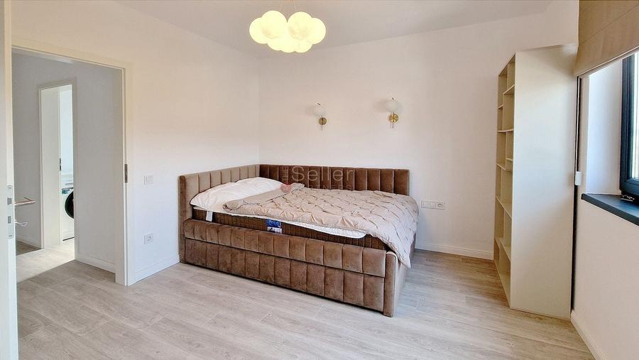 Duplex cu 3 camere cu Canalizare în Sânpetru