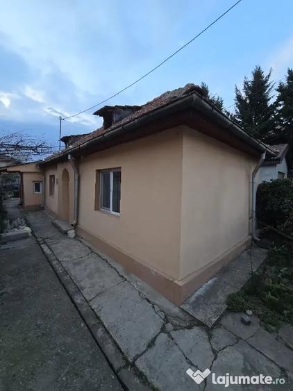 Casă cu 3 camere în Central