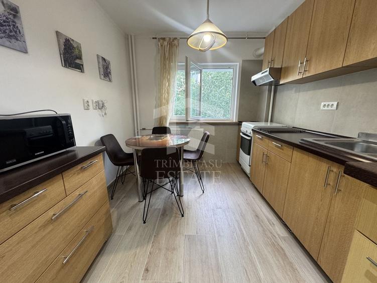 Apartament cu 2 camere semidecomandat, mobilat în 13 Septembrie