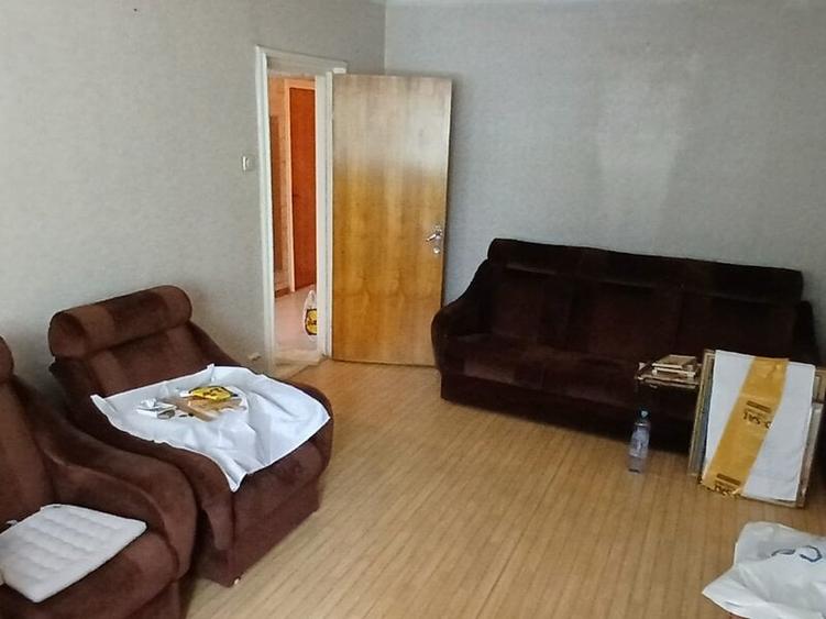 Apartament cu 3 camere decomandat în Pantelimon — fotografia 2