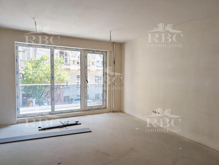 Apartament cu 4 camere semidecomandat în Semicentral