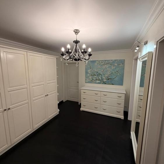 Apartament cu 3 camere semidecomandat, mobilat în Decebal