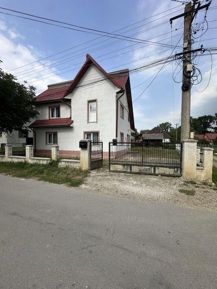 Casă cu 4 camere în Central