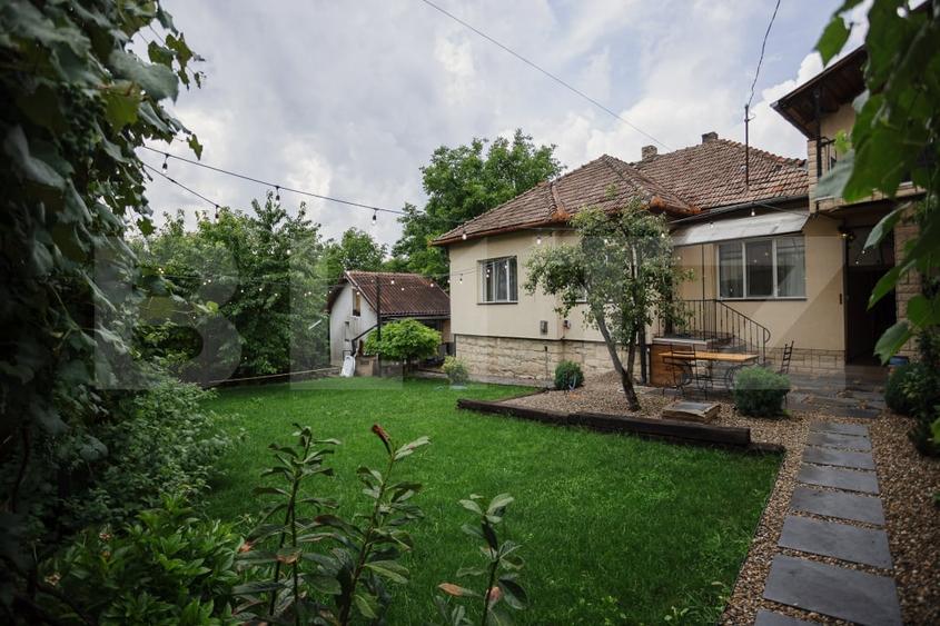 Casă individuală cu 3 camere cu Canalizare în Dâmbul Rotund