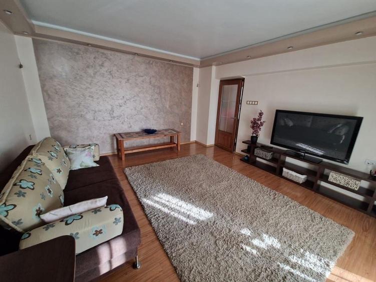 Apartament cu 2 camere decomandat în Traian