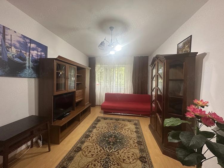 Garsonieră decomandată în Vest