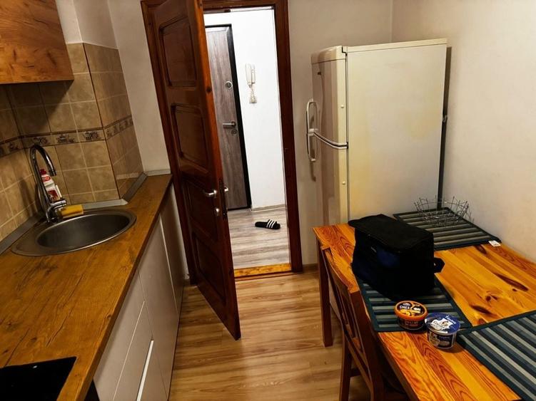 Garsonieră decomandată în Central