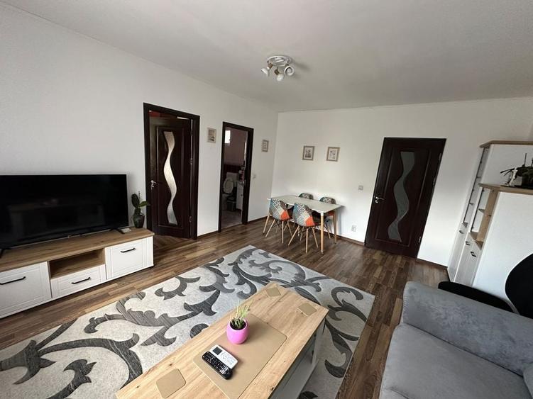 Apartament cu 2 camere semidecomandat în Universității