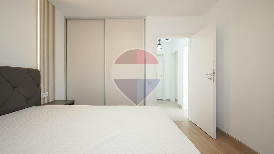 Apartament cu 2 camere decomandat, mobilat în Tractorul