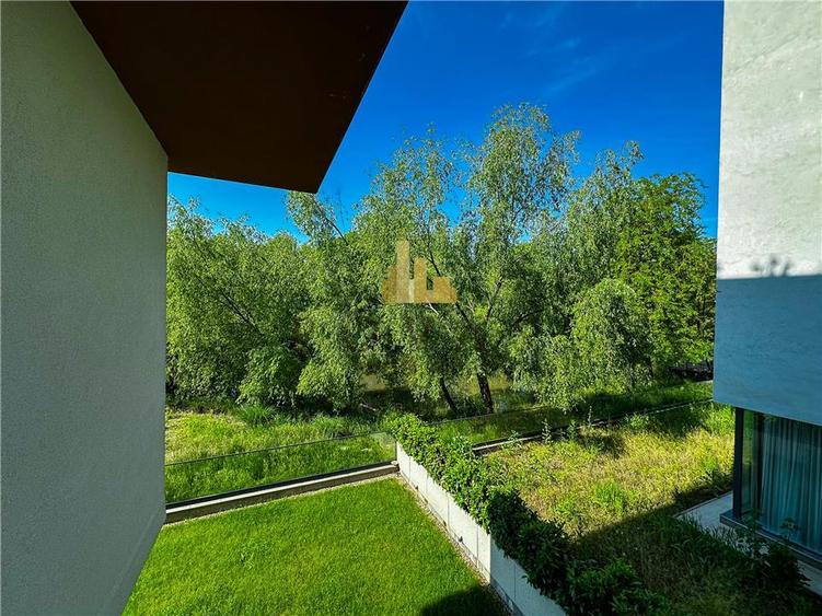 Apartament cu 3 camere semidecomandat, mobilat în Iancu Nicolae