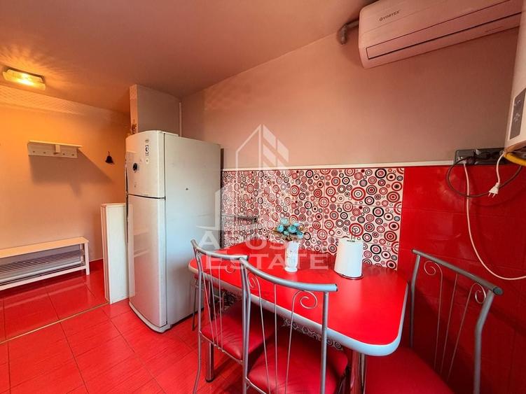 Apartament cu 2 camere semidecomandat, mobilat în Complex Studențesc