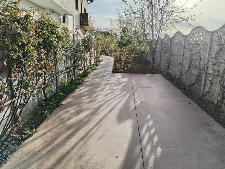 Casă cu 3 camere cu Teren 440 Mp în Berceni