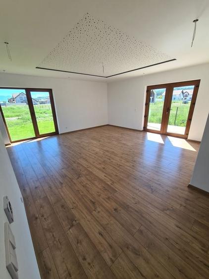 Casă cu 4 camere în Vulcan