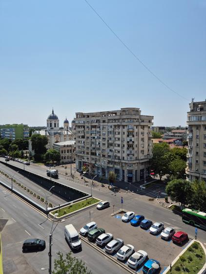 Birou, de 125 mp, în P-ța Unirii