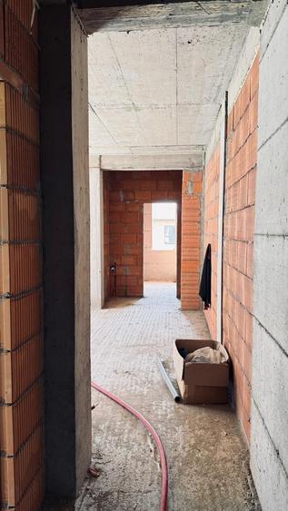 Apartament cu 53 camere în Giroc