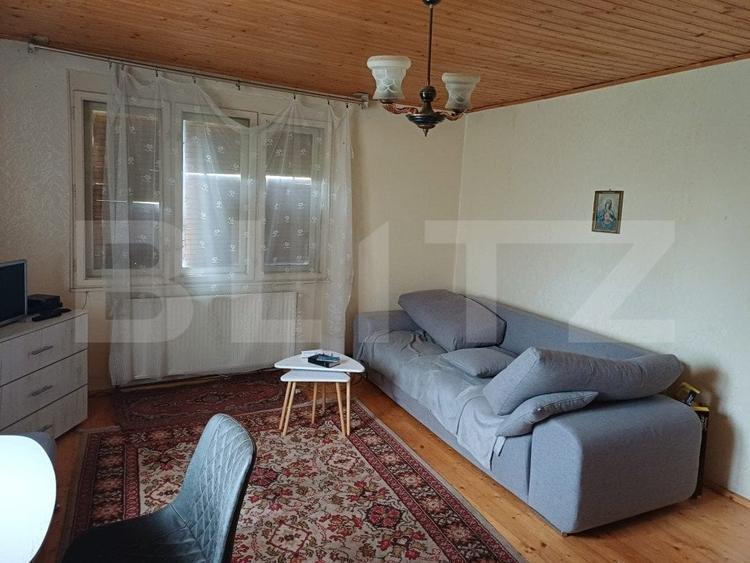 Casă individuală cu 6 camere cu Canalizare în Tureni