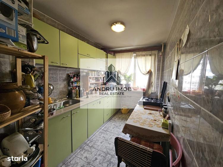Apartament cu 3 camere semidecomandat în Dristor