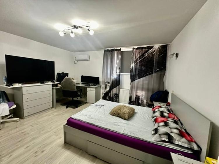 Casă individuală cu 6 camere cu Canalizare în Bucureștii Noi