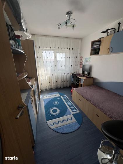 Apartament cu 3 camere decomandat în Gară