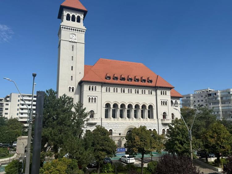 Birou, de 120 mp, în Banu Manta