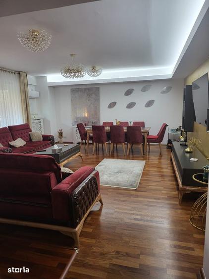 Apartament cu 4 camere în Tei