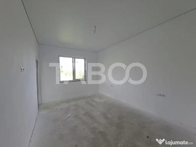 Casă cu 3 camere cu Teren 479 Mp în Cristian