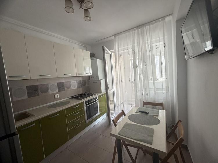 Apartament de inchiriat, 2 camere, loc de parcare inclus, la 15 min de mers pana la statia Aparatorii Patriei - 5