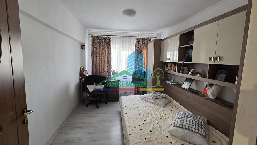Apartament cu 3 camere decomandat în Brăilei