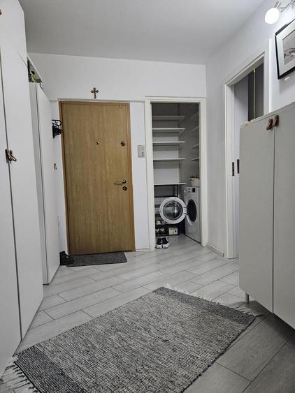 Apartament cu 3 camere decomandat în Faleza Nord