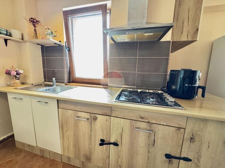 Apartament cu 2 camere decomandat, mobilat în Central