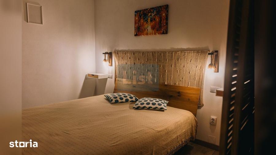 Casă cu 7 camere cu Teren 1300 Mp în Bonț