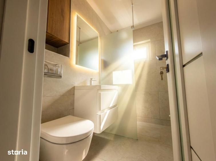 Apartament cu 3 camere semidecomandat, mobilat în Central