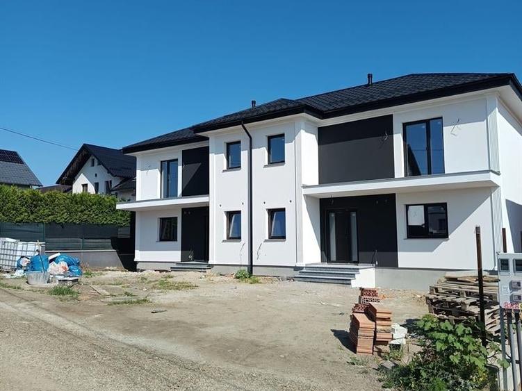 Duplex cu 3 camere cu Teren 250 Mp în Exterior Vest