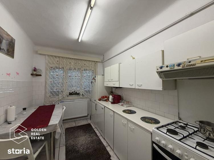 Casă cu 6 camere cu Teren 720 Mp în Grădiște