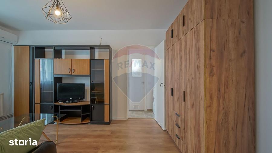 Apartament cu 2 camere semidecomandat în Griviței