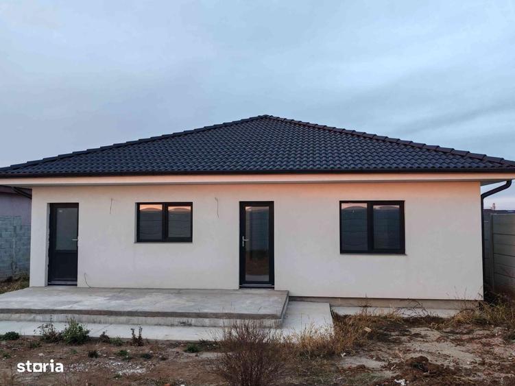 Casă cu 4 camere cu Teren 500 Mp în Central