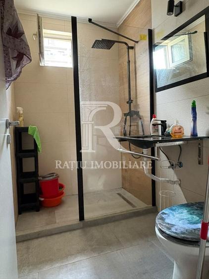 Apartament cu 3 camere decomandat, mobilat în Central