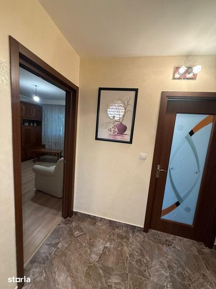 Apartament cu 3 camere decomandat în Mioriței