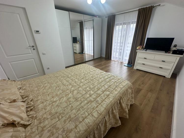 Casă individuală cu 5 camere cu Canalizare în Micești