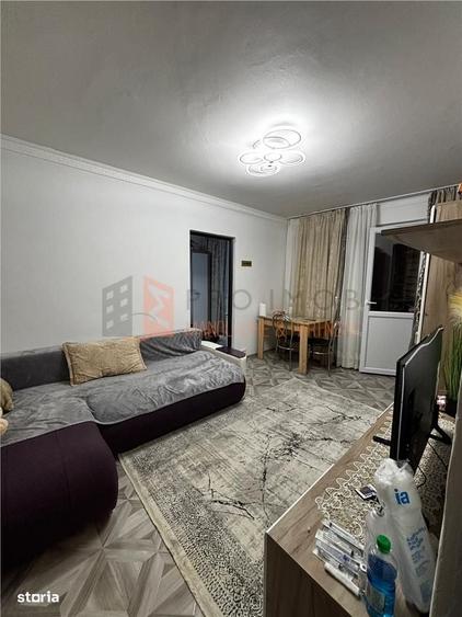 Apartament cu 2 camere semidecomandat în Micro 14