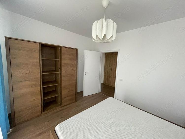 Apartament cu 3 camere semidecomandat în Lipovei
