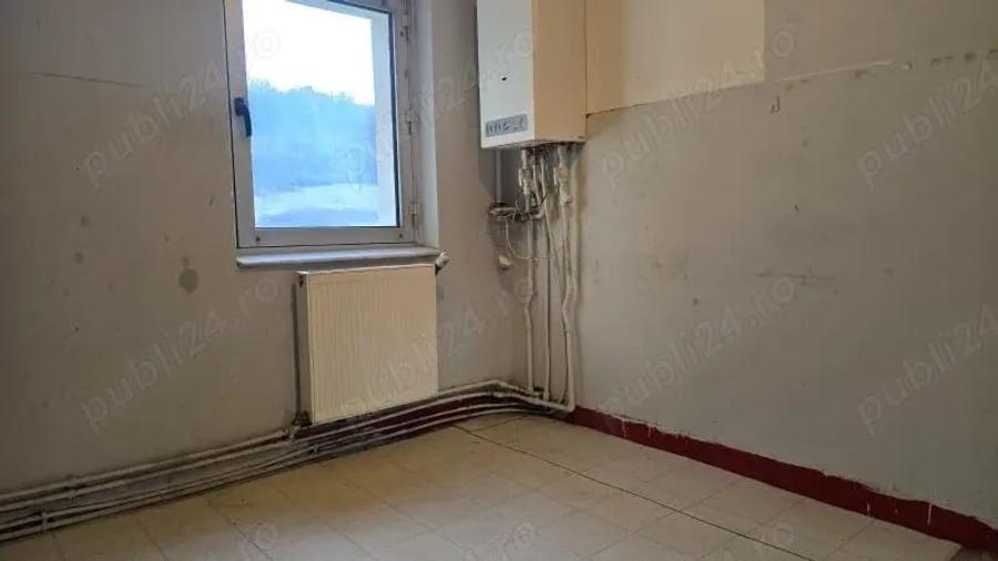 Apartament cu 3 camere decomandat în Micro 15