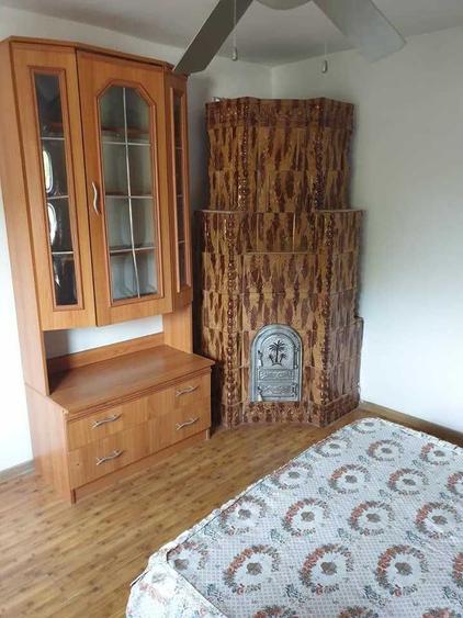 Casă cu 4 camere în Deveselu