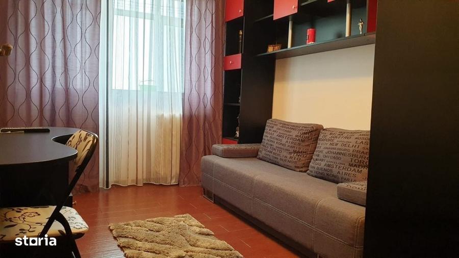 Apartament cu 3 camere decomandat în Brătianu