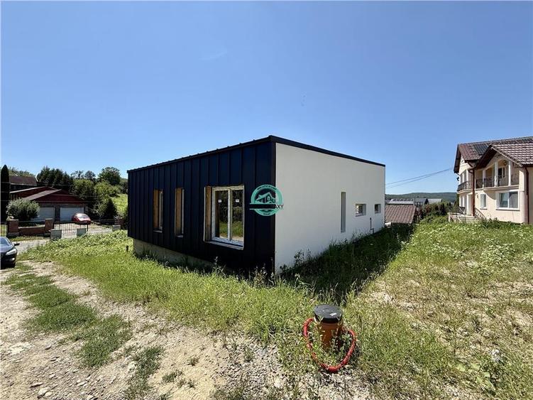 Casă individuală cu 3 camere cu Canalizare în Corunca