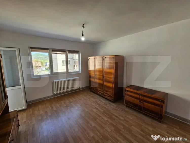 Garsoniera decomandata 31 mp, etaj 2, Cugir spa?ioas? - 1