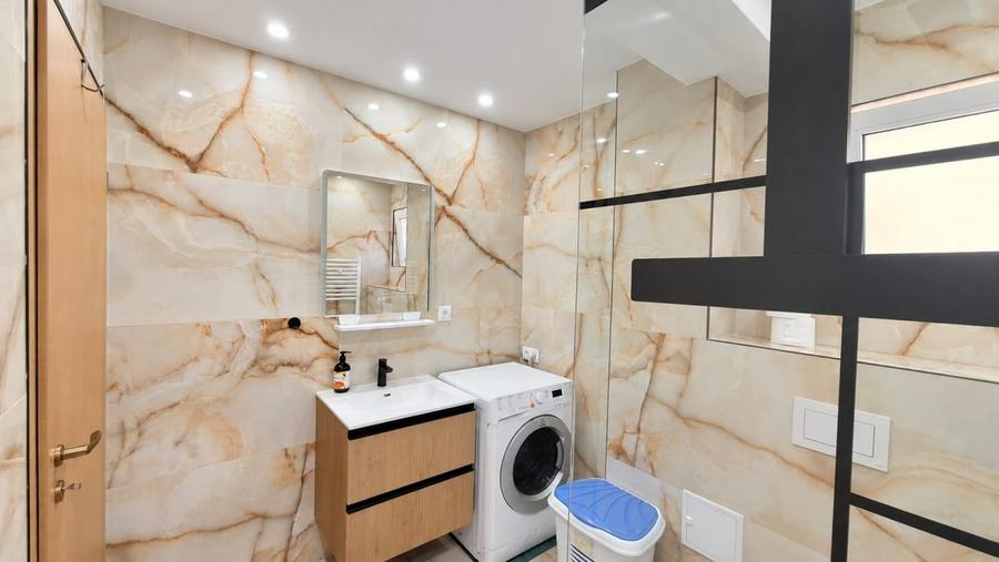 Apartament cu 3 camere decomandat, mobilat în Turnișor