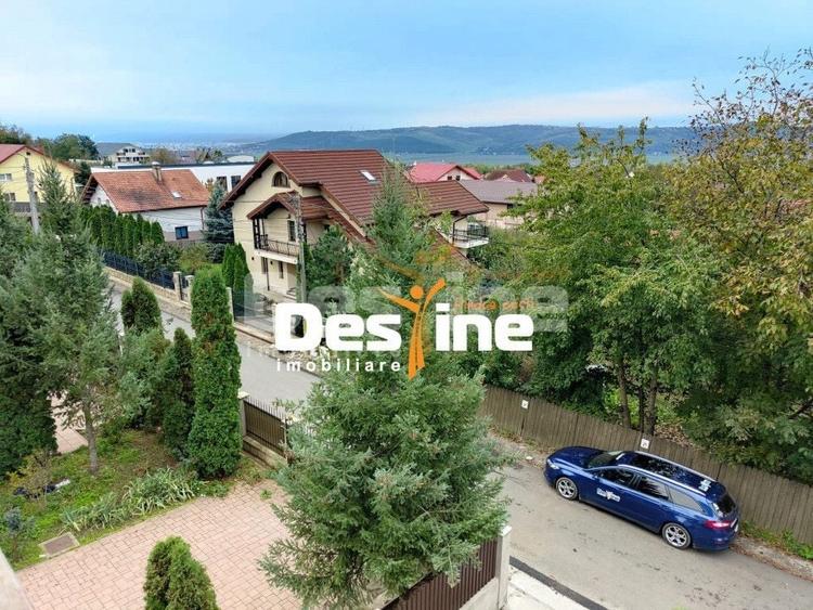 Apartament cu 3 camere semidecomandat, mobilat în Valea Lupului