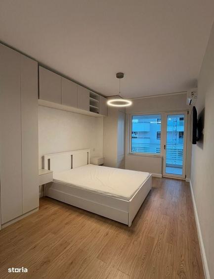 Apartament cu 7 camere decomandat în Central