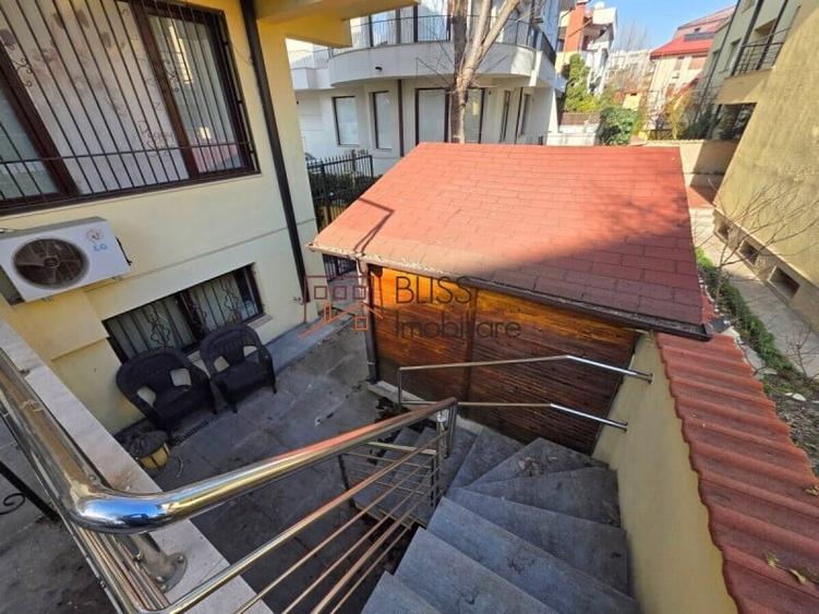 Casă cu 12 camere cu Teren 200 Mp în Herăstrău